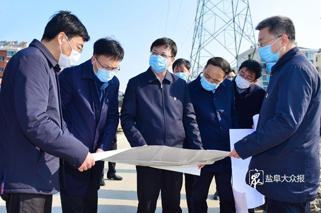 曹路宝调研建湖县上冈镇