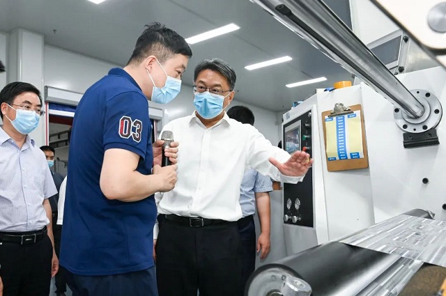 根据市委统一部署安排,7月19日下午,市长周斌到大丰区部分重点企业